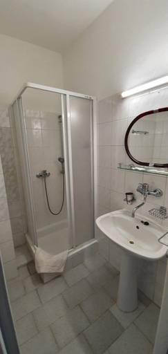 Bathroom 4, Hotel Jerabek, Praha 8