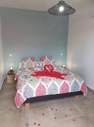 Bedroom 5, La Kazanou, Saint-Joseph