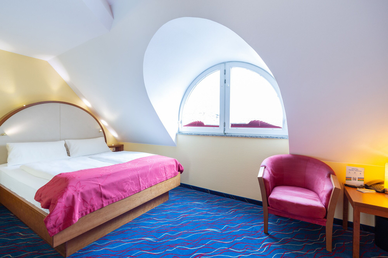 Bedroom 3, Hotel am Schillerpark, Esslingen
