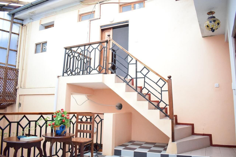 Others 4, Mrusi House, Mjini