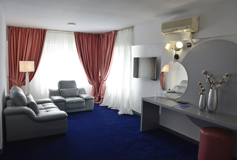 Others 5, Hotel Europolis, Tulcea