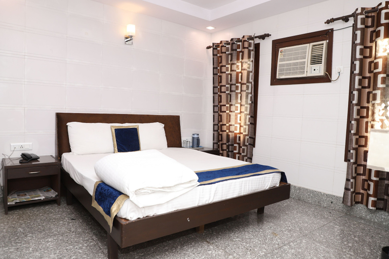 Bedroom 4, Preet Palace, Delhi