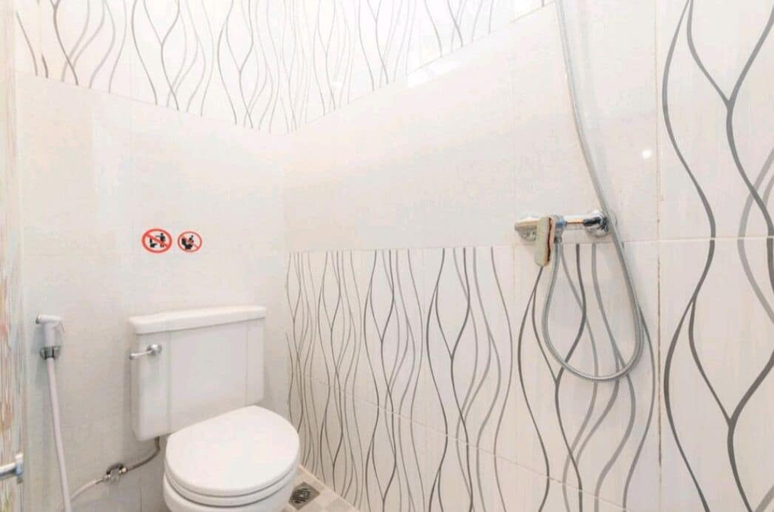 Bathroom 2, Ozora Tiying Tutul Hostel Canggu - Adults Only, Badung