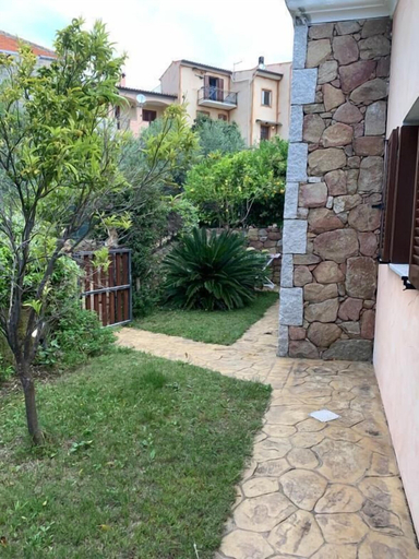 Garden 4, Appartamento Max con Giardino, Nuoro