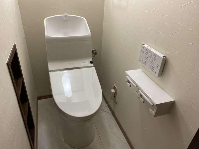 Bathroom 4, HH2 Private House, Toyama
