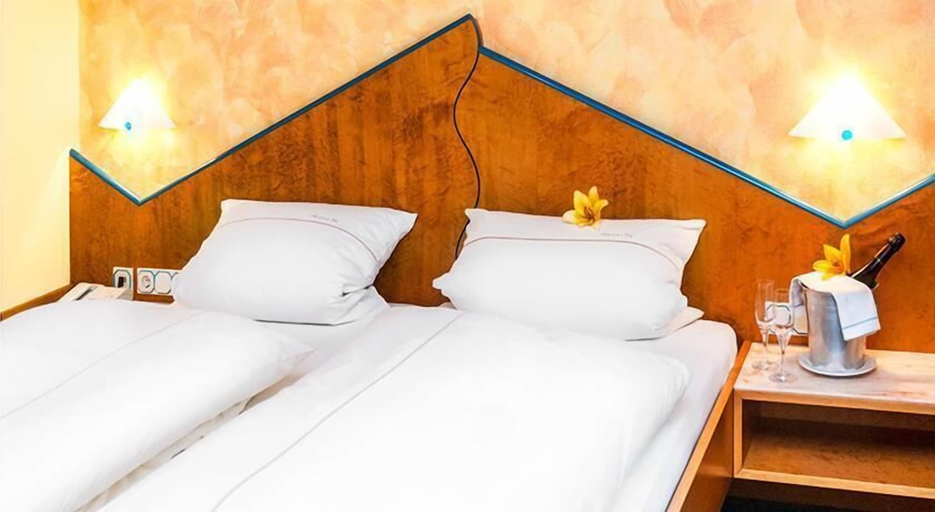 Bedroom 4, Landhotel Mappacher Hof, Schwandorf