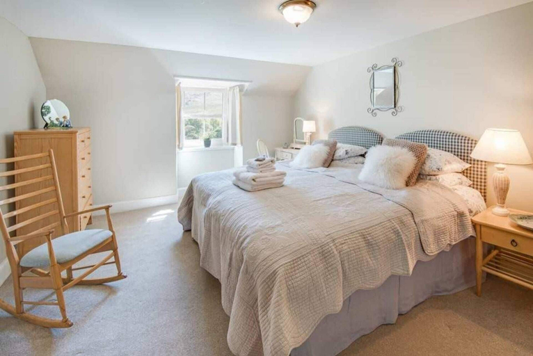 Bedroom 2, Craigeanie Farmhouse, Perthshire and Kinross