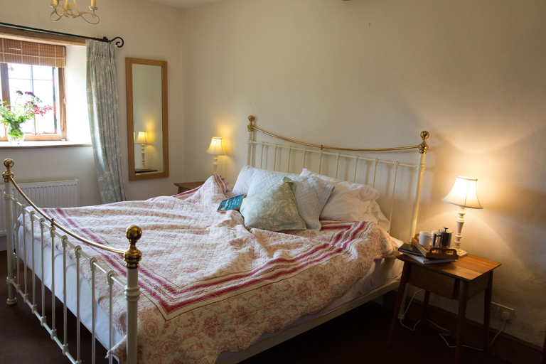 Bedroom 2, Tilbury Cottage, Somerset