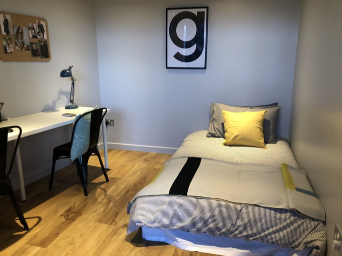 Bedroom 3, 4B Loft Penthouse Industrial City views, Coventry