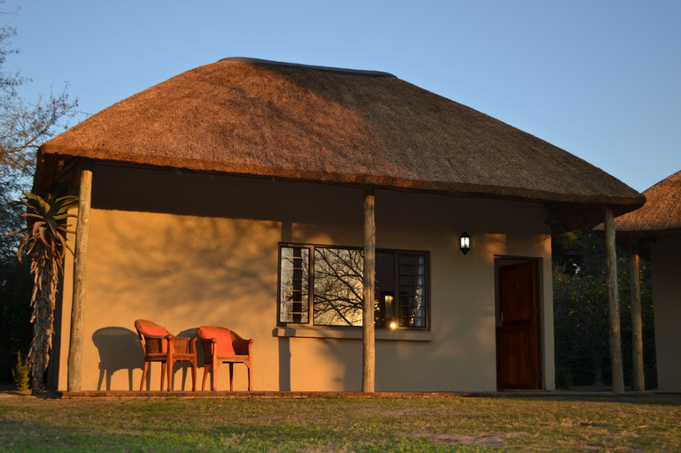 Exterior & Views 10