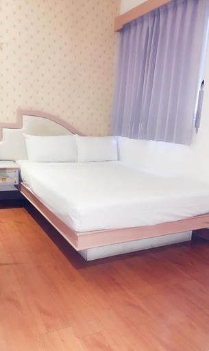 Bedroom 1, Hexing Hotel, Penghu