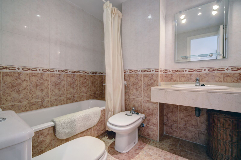 Bathroom 3, Ground Floor Apartment in Marbella, Málaga