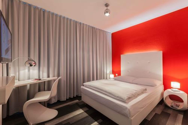 Bedroom 4, Cityhotel Monopol, Hamburg