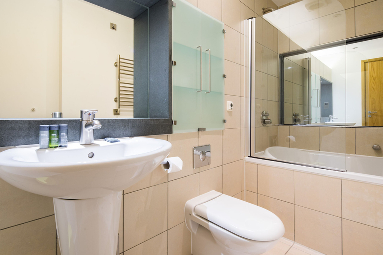 Bathroom 4, Soulful Central London Apartment, London