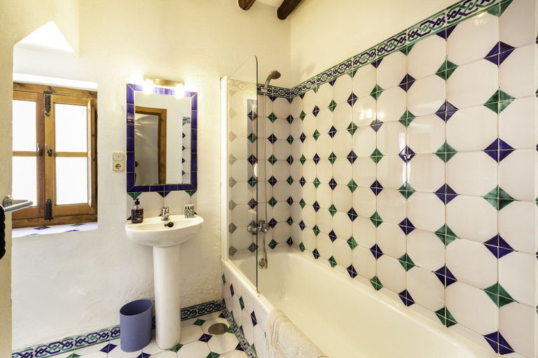 Bathroom 4, Casa Molino Bajo, Granada
