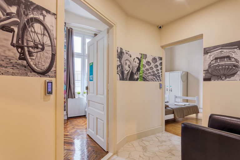 Others 4, Booking BnB, Belgrade