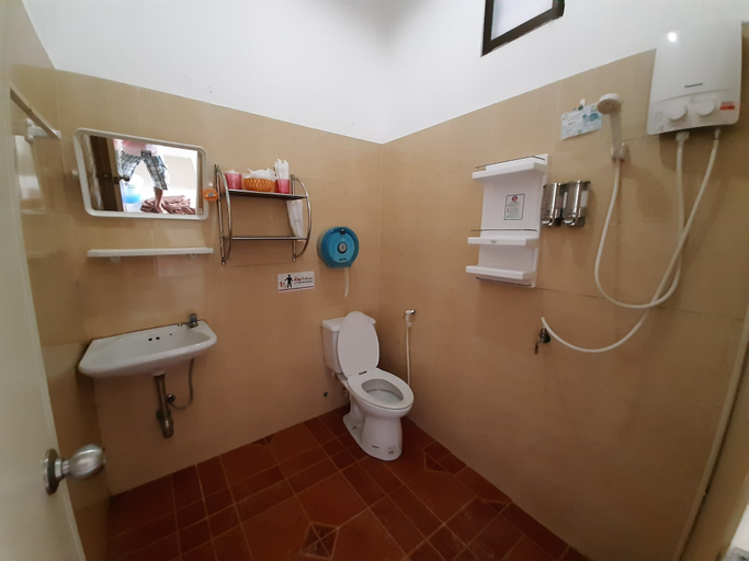 Bathroom 3, Runa  Runa Guesthouse, Muang Rayong