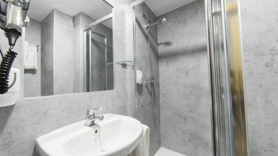 Bathroom 5, Sweet Hotel Continental, Valencia