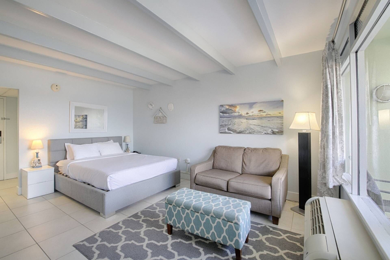 Bedroom 5, 209 Little Harbor Inn, Hillsborough