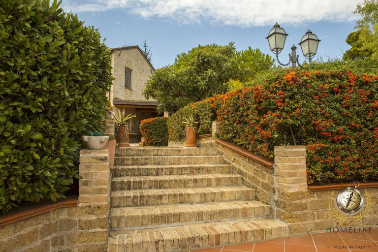 Exterior & Views 2, Villa Anna, Teramo