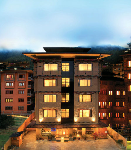 Exterior & Views