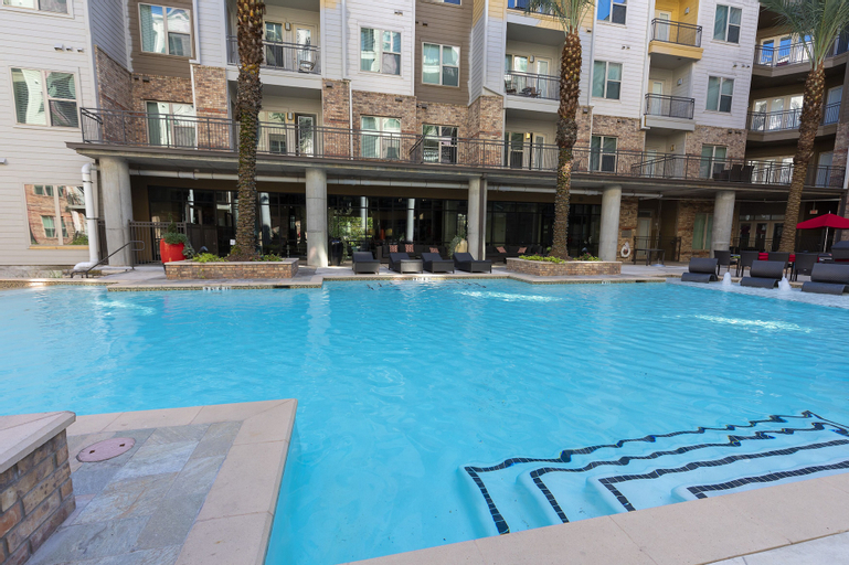 Sport & Beauty, Luxury Med Center Fully Equipped King Sized Bed Condos, Harris