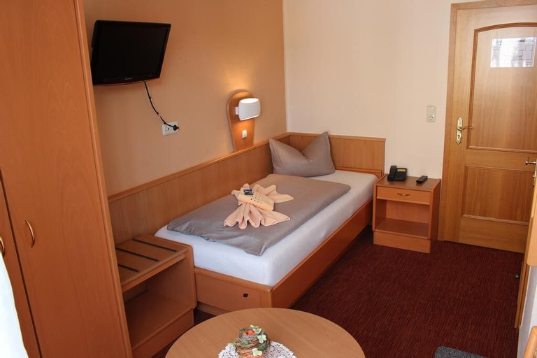 Bedroom 12