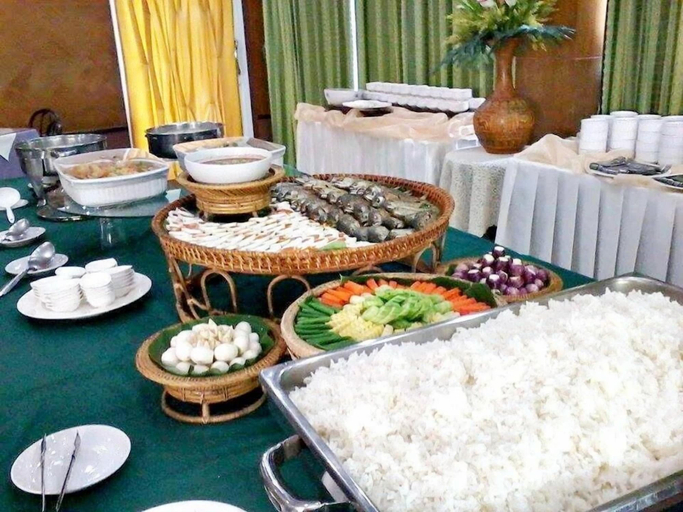 Food & Drinks 5, Grand Visanu Hotel, Muang Nakhon Sawan