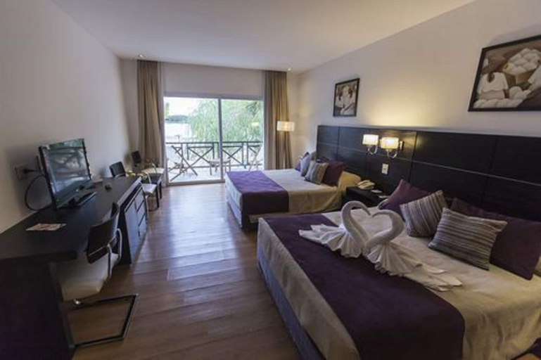 Bedroom 2, Howard Johnson by Wyndham San Pedro Resort & Marina, San Pedro