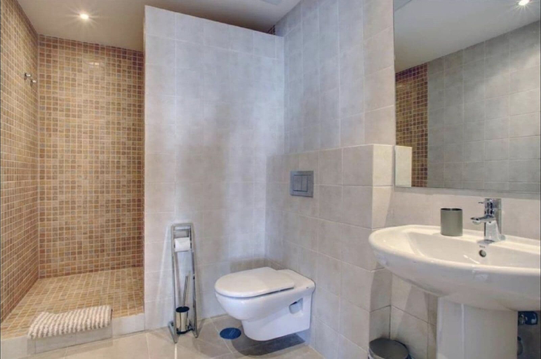 Bathroom 4, Modern Two Bedroom Villa With Indoor Pool & Spa, Málaga