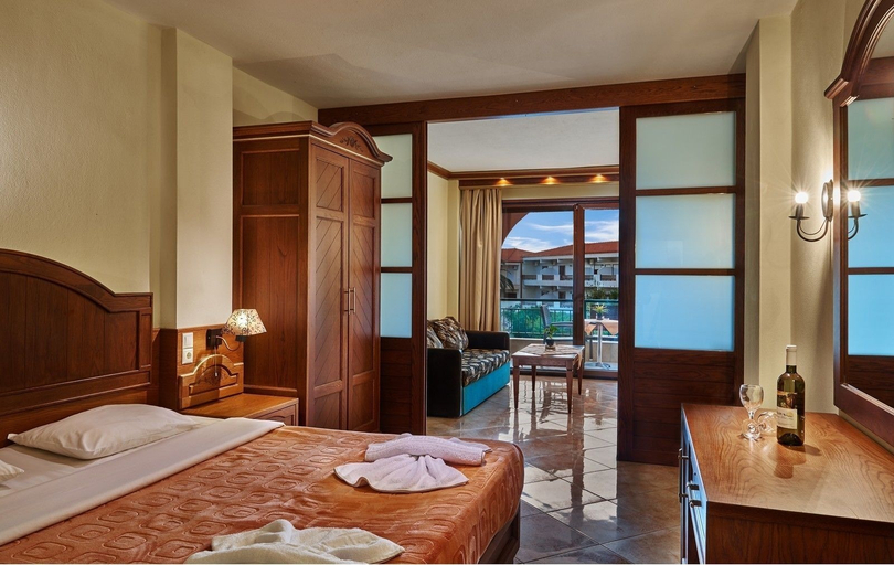 Bedroom 4, Toroni Blue Sea Hotel & Spa, Central Macedonia