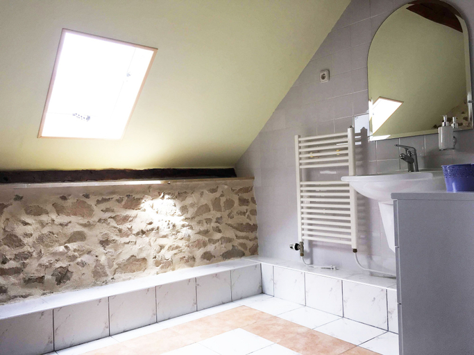Bathroom 5, Domaine Les Filloux, Creuse