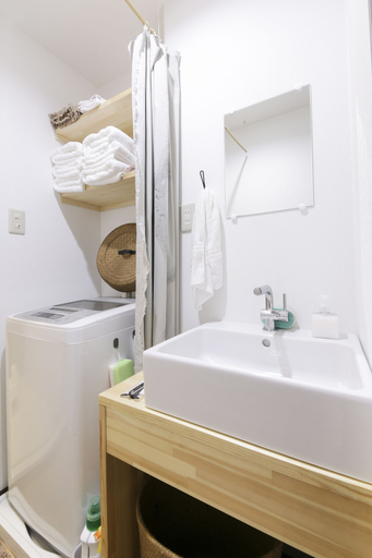 Bathroom 4, Hostel Matsunoki, Osaka