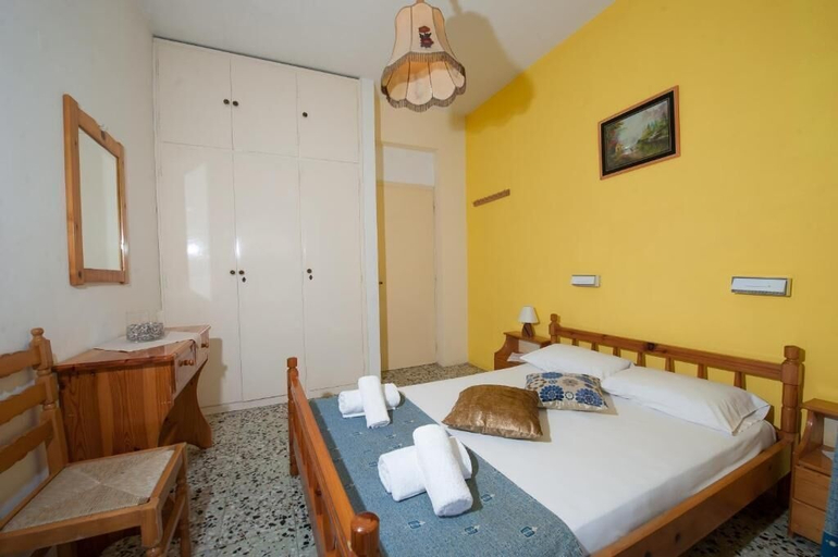 Bedroom 2, Nikos Studios, Ionian Islands