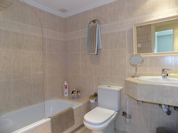 Bathroom 4, Marbella Golden Mile Luxury Apartment, Málaga