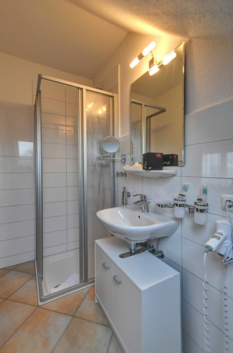 Bathroom 4, Hotel Sonneninsel Fehmarn, Ostholstein