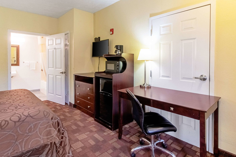 Bedroom 3, Quality Inn & Suites Dickson, Dickson