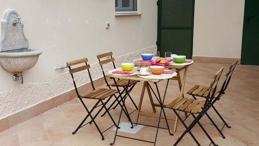 Terrace/patio 3, Casa Barbara, Genova