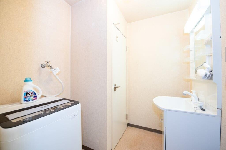 Bathroom 3, Heights Showa 205, Sapporo