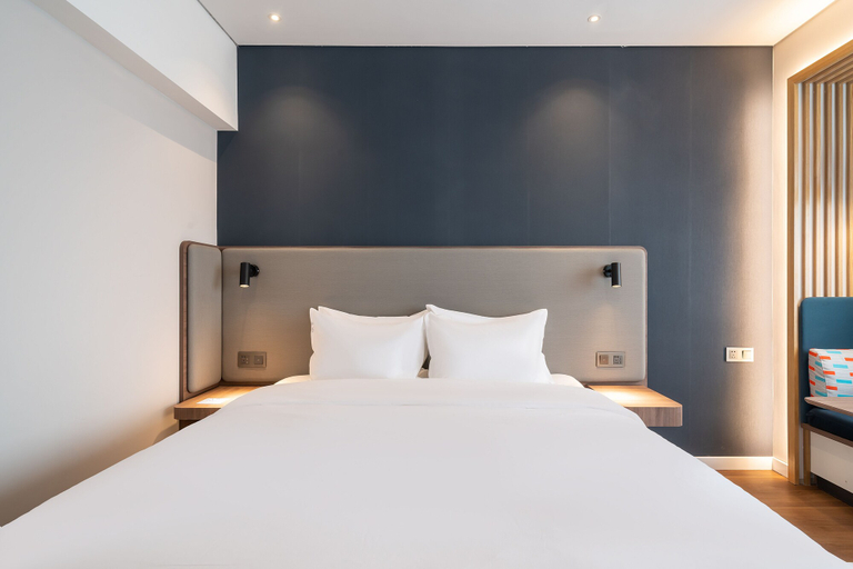 Bedroom 2, Holiday Inn Express JINAN QIANFO MOUNTAIN by IHG, Jinan