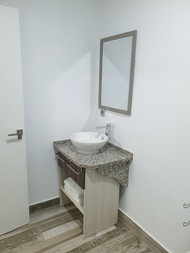 Bathroom 4, Mesón-Hostal La Cabaña, Badajoz