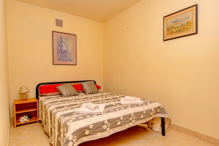 Bedroom 2, House Hidden Bay, Blato