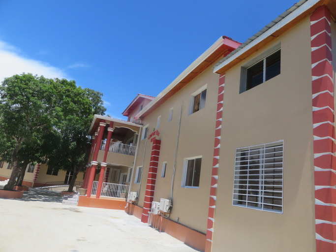 Exterior & Views, Comfort Plus Hotel, Hinche