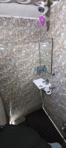 Bathroom, Lucky Restaurant And Guest House, Agra