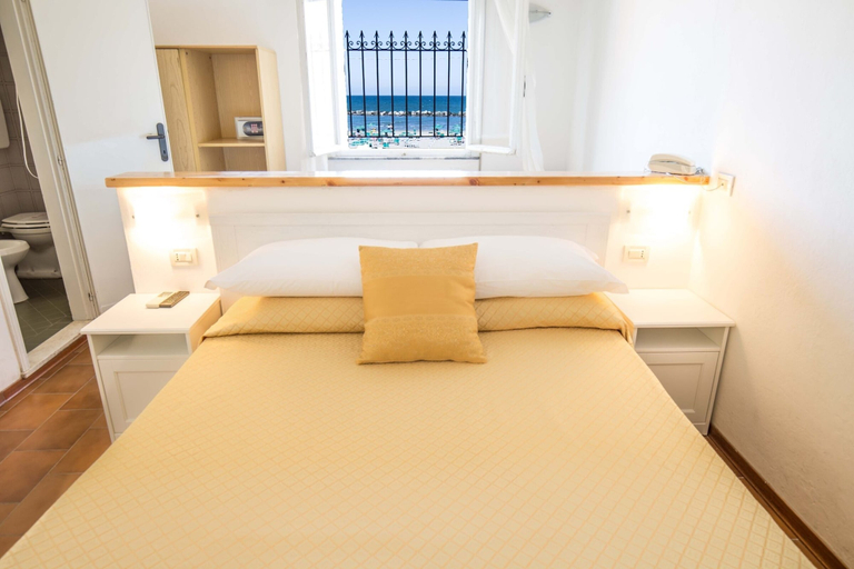 Bedroom 2, Hotel Villa Sole, Rimini