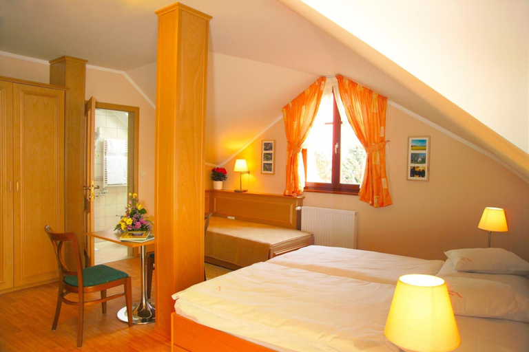 Bedroom 3, Vadászkürt szálláshely Sopron (ra), Sopron-Fertőd