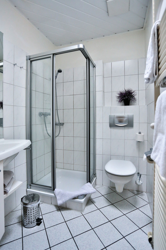 Bathroom, Hotel Kolpinghaus Lingen, Emsland