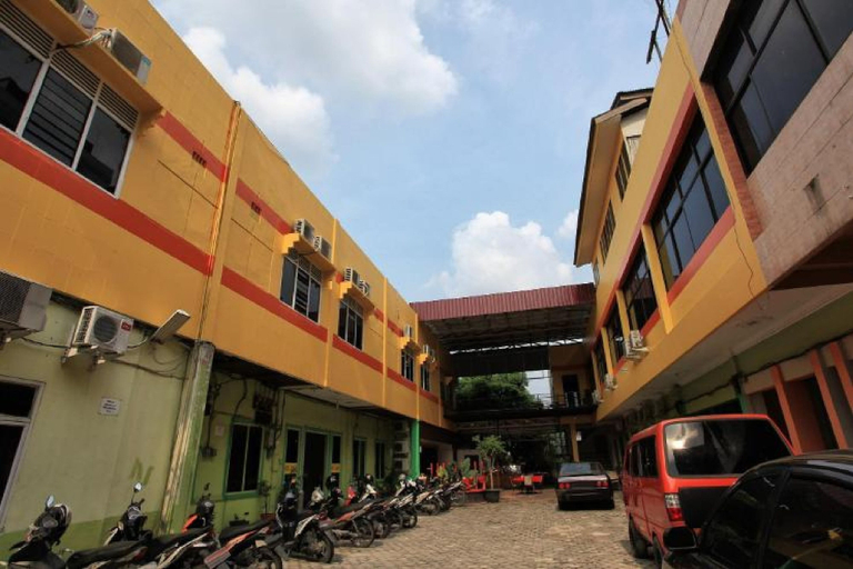 Exterior & Views 2, SPOT ON 2287 Akasia Hotel Syariah, Pekanbaru