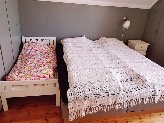 Bedroom 2, StayPlus Large Holiday Home for Families, Kristiansand