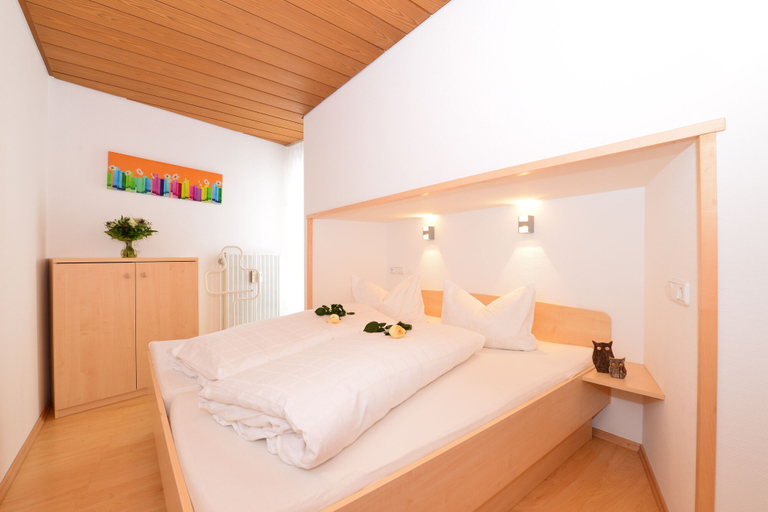 Bedroom 3, Familienhotel Kleinwalsertal, Bregenz